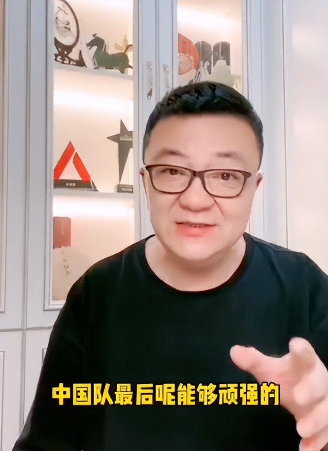 整个空中花园里，回荡的都是她那气急败坏的声音。